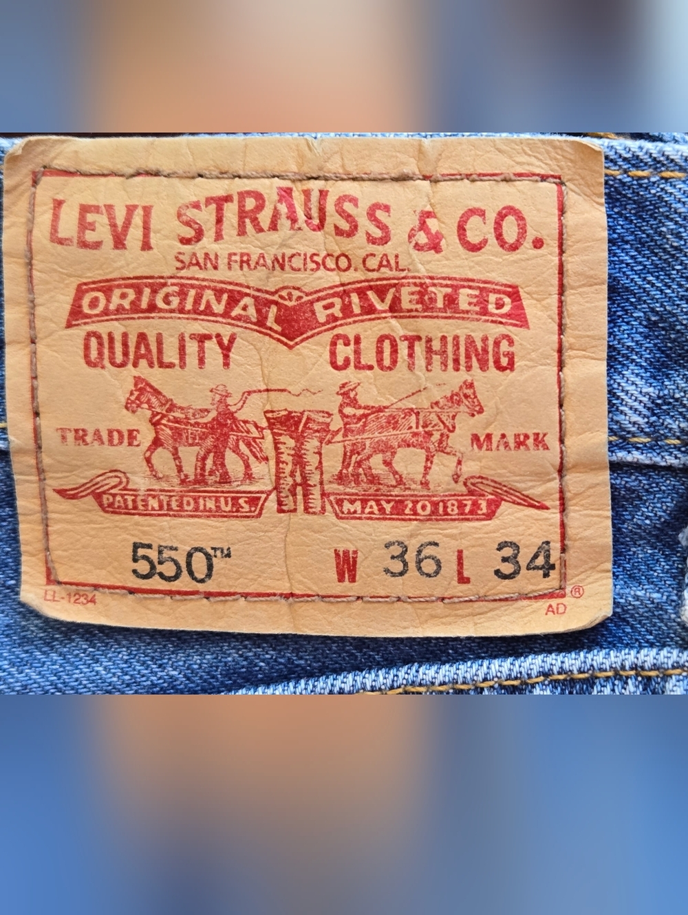 Levi's 550 Relaxed Fit Jeans Medium Wash 36x34 (Measures 35x33)👖✨ - Picture 13 of 14
